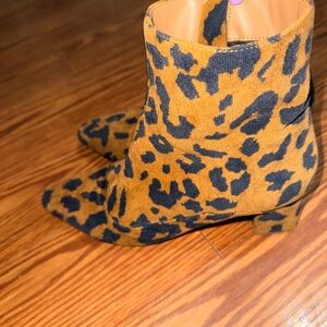 Coconuts by Matisse Brown Ankle Boots 9 Leopard Cheetah Print Fabric Boots